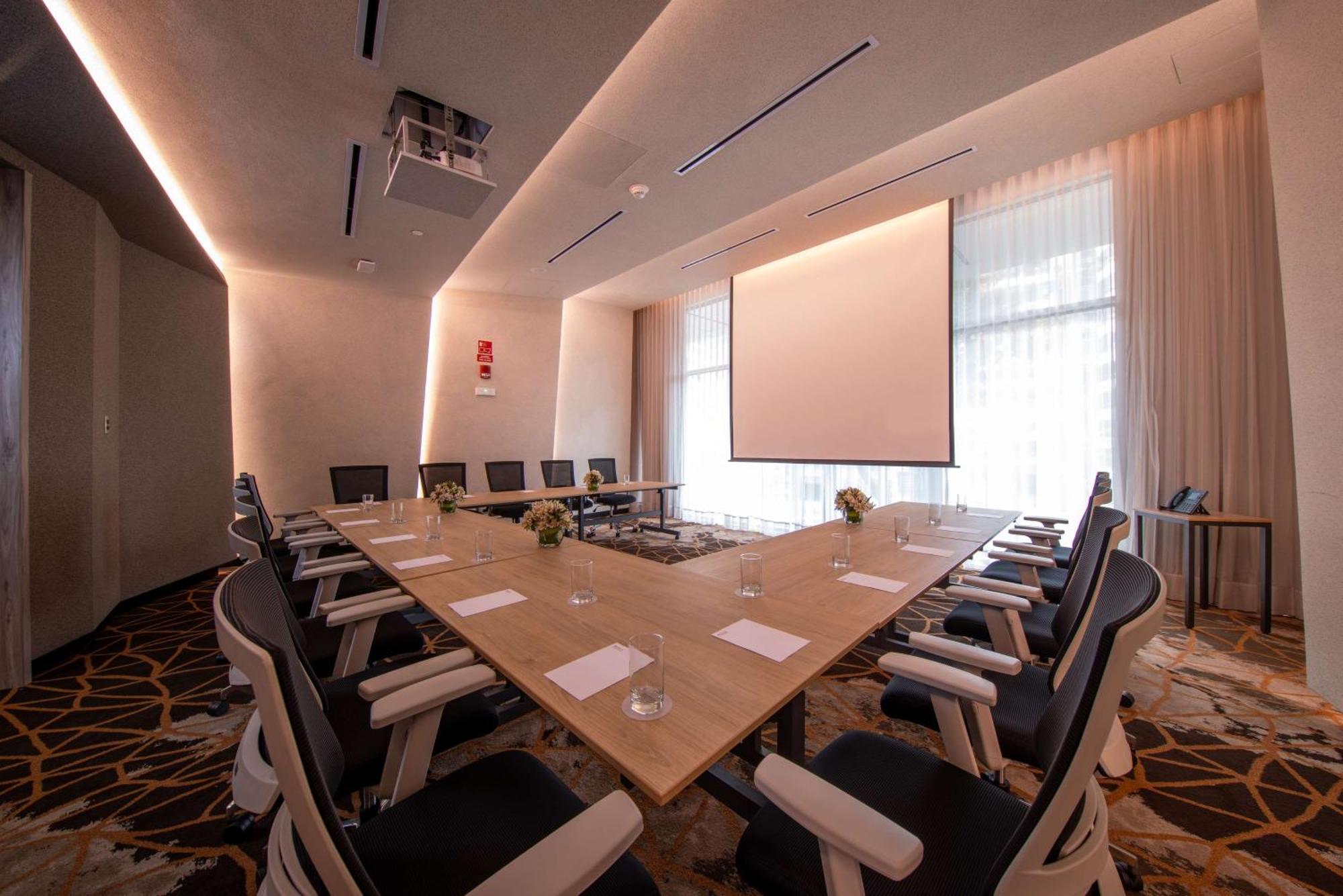 Hilton Garden Inn Lima Miraflores Exterior photo