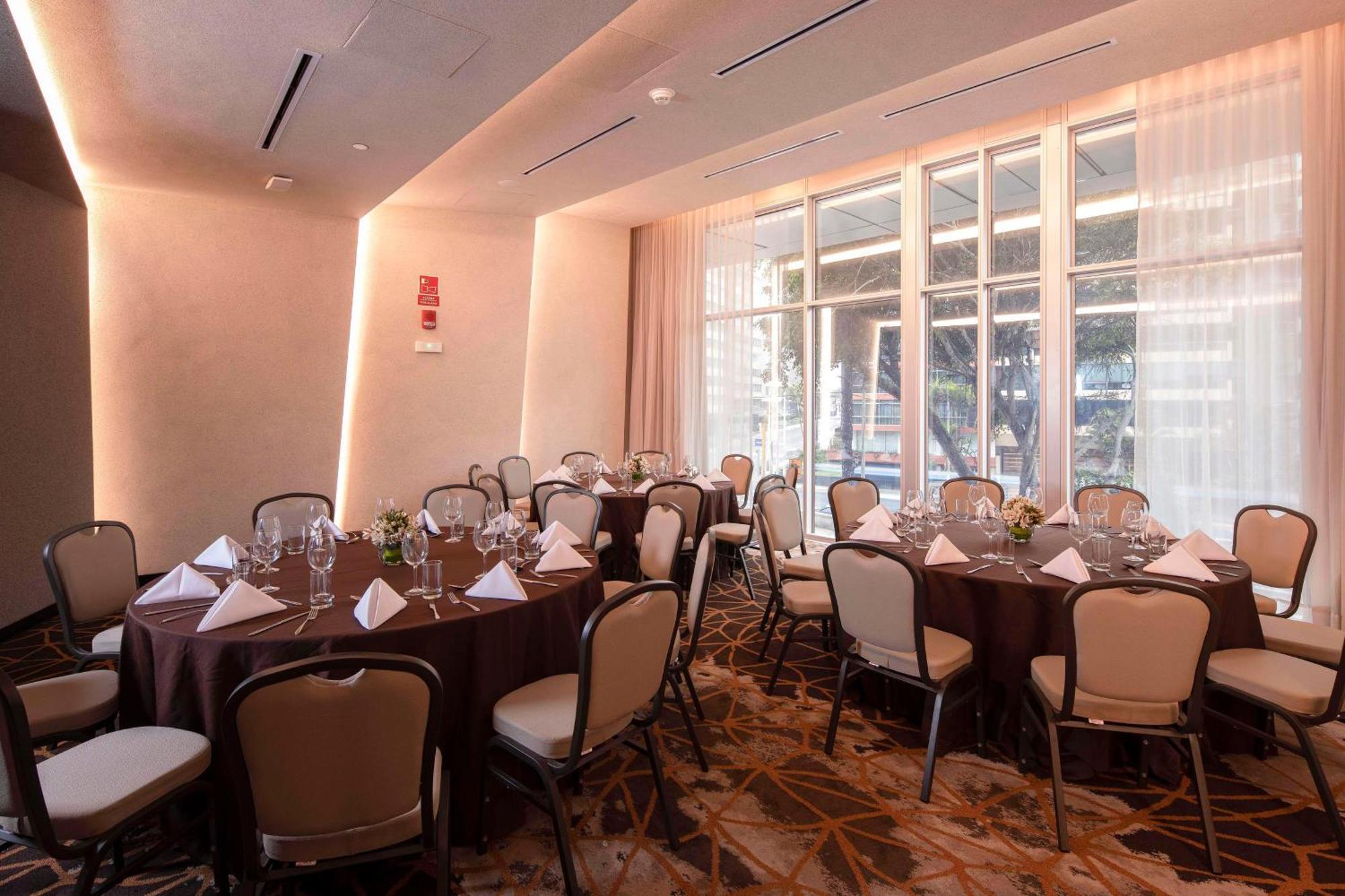 Hilton Garden Inn Lima Miraflores Exterior photo