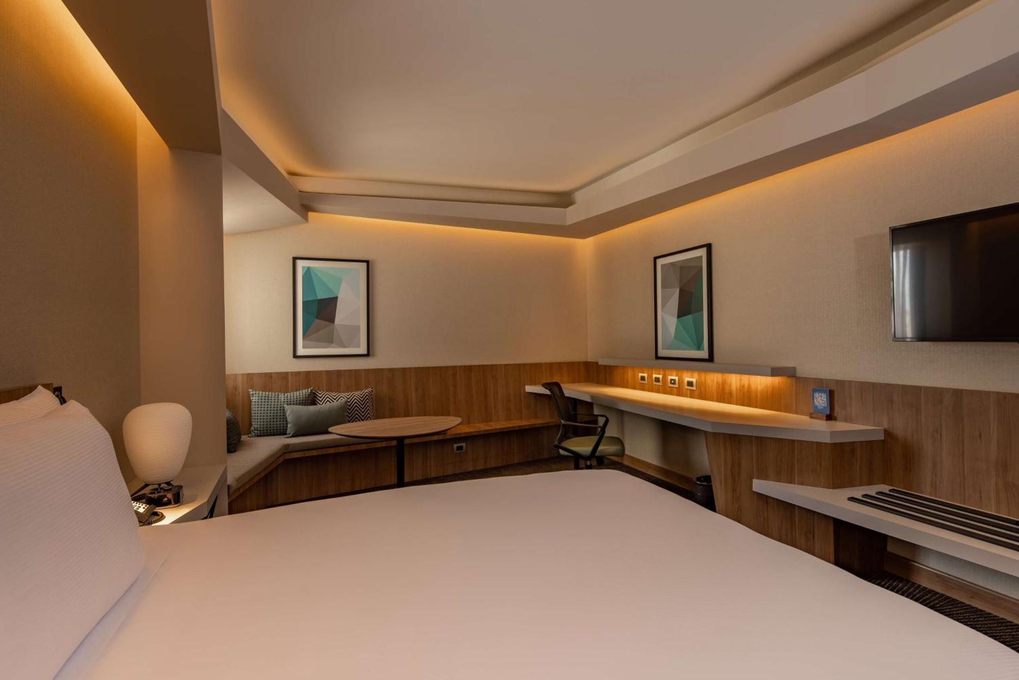 Hilton Garden Inn Lima Miraflores Exterior photo